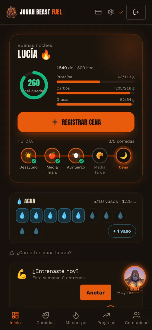 Pantalla de Inicio de la app Jonah Beast Fuel: anillo con las calorías que quedan del día, proteína, carbos y grasa, y las comidas del día